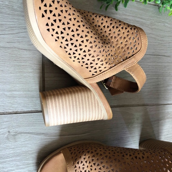 Universal Thread Sling Back Cut Out Ankle Booties - Picture 5 of 11